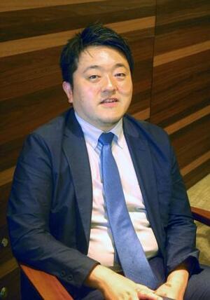 　インタビューに答える水谷瑛嗣郎・慶応大准教授