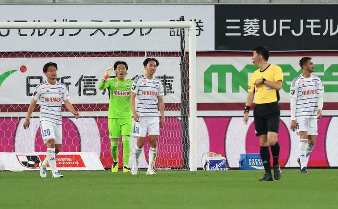 前半、先制された新潟=ノエスタ