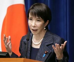 新内閣が発足し、記者会見する高市首相=21日、首相官邸