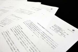 中期経営計画の修正に関する各社の発表資料