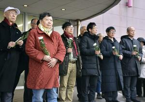 北朝鮮に渡り、現地で亡くなった人たちを悼んだ式典=14日、新潟市中央区