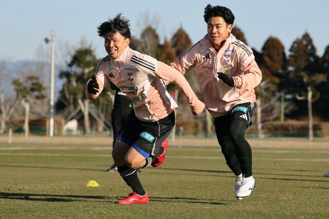 ＭＦ藤原奏哉（左）とＭＦ吉田陣平＝宮崎県都城市