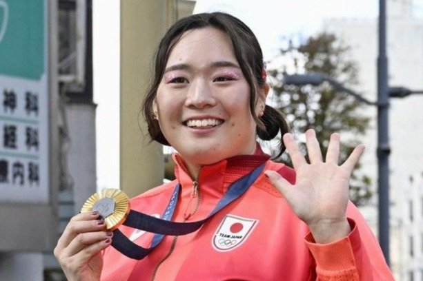 パリ五輪陸上女子やり投げ「金」の北口榛花選手、地元の北海道旭川市に