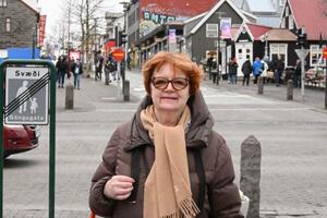 50年前に「女性の休日」に参加したクリスティン・アシュゲフトフテルさん=10月、アイスランド・レイキャビク(共同)