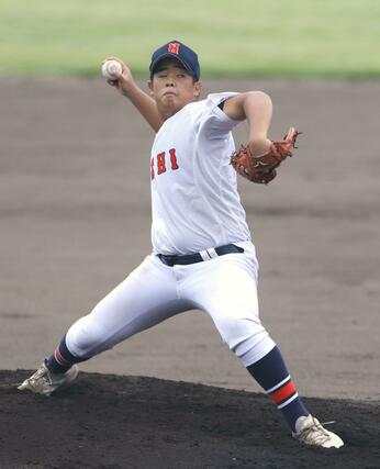 新発田南－新潟西　新潟西の先発・竪月慎之介＝９月６日、新発田市五十公野公園野球場