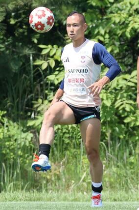 福山シティFC戦に向け、調整するDF早川史哉=6月10日、聖籠町