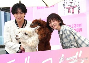 映画『ラブ≠コメディ』大ヒット祈願！公開直前イベントに登壇した（左から）中島健人、長濱ねる （C）ORICON NewS inc.