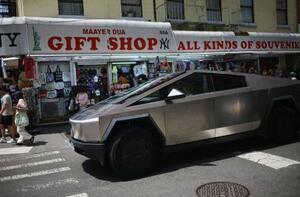 米テスラのサイバートラック=7月、米ニューヨーク(ロイター=共同)