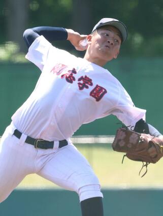 日本文理-開志学園 開志学園の投手・亀山心太=長岡市悠久山球場