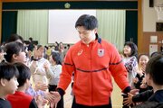 自信つけ手にした“日本初”！スキークロス古野慧選手、母校青葉台小（長岡）児童にエール「好きなことを全力で」