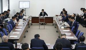 　「大阪都構想」の制度案を作る大阪府市の法定協議会初会合＝１２日、大阪市役所