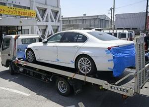 栃木県上三川町の強盗殺人事件で、犯行に使われたとみられる車=16日、栃木県警下野署