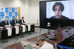 東京電力柏崎刈羽原発の再稼働是非に関する公聴会=24日、県庁