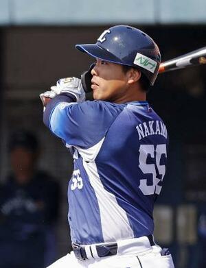 1回、左中間に適時二塁打を放つ西武・仲三=宮崎アイビー