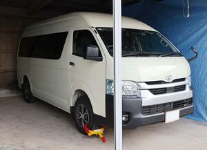 容疑者が白タク行為に使っていた車=29日、新潟北署