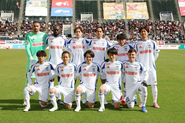 愛媛戦に臨む新潟の先発メンバー＝松山市