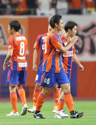 新潟-福山シティ 延長後半、先制点を決めたMF笠井佳祐(右手前)=ビッグスワン