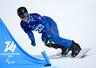 　男子バンクドスラローム大腿障害　１回目　滑走する小須田潤太＝コルティナダンペッツォ（共同）