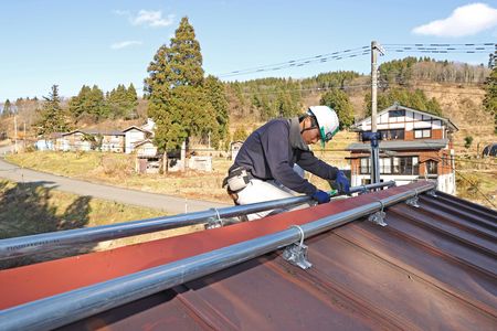 アンカー で雪下ろし事故防止を 新潟日報デジタルプラス