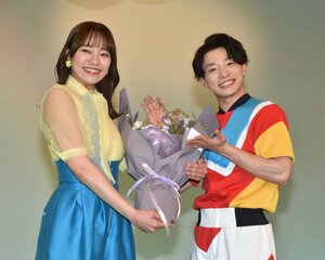 『おかあさんといっしょ』の会見に出席した(左から)秋元杏月、佐久本和夢 (C)ORICON NewS inc.
