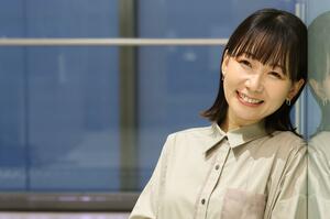 「歌で思いを伝えることが私なりの方法だ」と話すＴＳＵＮＥＩさん＝新潟市中央区