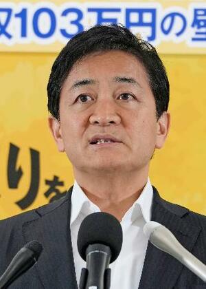 記者会見する国民民主党の玉木代表=24日午後、国会