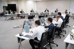 虚偽申請をした電力会社などに対する罰則導入を検討すると明らかにした原子力規制委の定例会合=27日午前、東京都港区