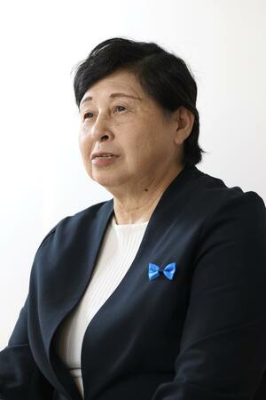 横田めぐみさんや母のミヨシさんとの思い出を語る曽我ひとみさん＝佐渡市