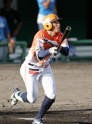 7回2死満塁 篠田大聖が本塁打を放ち、8-4=長岡市悠久山(長岡支社・中里一也)