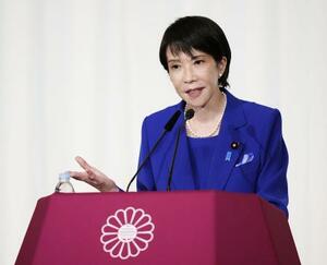 4日、記者会見する自民党の高市総裁=東京・永田町の党本部