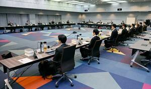 　危険運転致死傷罪の見直しを議論する法制審議会の部会＝２５日午前、法務省