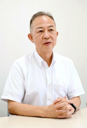 「ひとり親家庭への支援を急いでほしい」と訴える公益財団法人「あすのば」の小河光治代表理事=1日、東京都港区