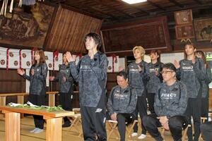 必勝を祈願する主将の金沢みどり=新潟市中央区
