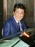 　会食を終えた安倍晋三首相（当時）＝２０１８年３月