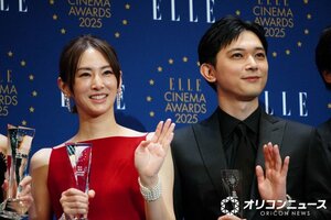 『ELLE CINEMA AWARDS 2025』授賞式に登壇した(左から)北川景子、吉沢亮 (C)ORICON NewS inc.