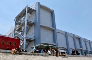 作業員が倒れた堺市の下水ポンプ場=29日午前11時45分、堺市堺区