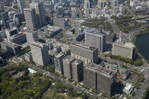 霞が関の官庁街(右奥は国会議事堂)