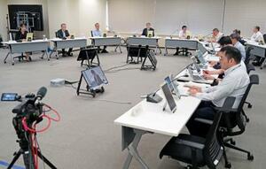 中部電力浜岡原発の耐震データ不正について議論した原子力規制委の定例会合=1日午前、東京都港区