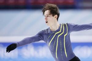 フィギュアスケートの五輪テスト大会で演技するウクライナのキリロ・マルサク＝２０２５年２月１９日、ミラノ（共同）