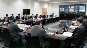 「県新型インフルエンザ等対策行動計画」改定に向けた専門委員会の初会合=27日、県庁