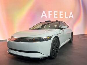 　ソニー・ホンダモビリティが公開した「ＡＦＥＥＬＡ１」の先行量産車＝５日、米ラスベガス（共同）