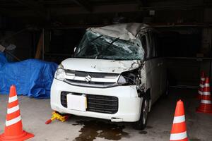 パート従業員の男の軽乗用車＝１０日、江南署