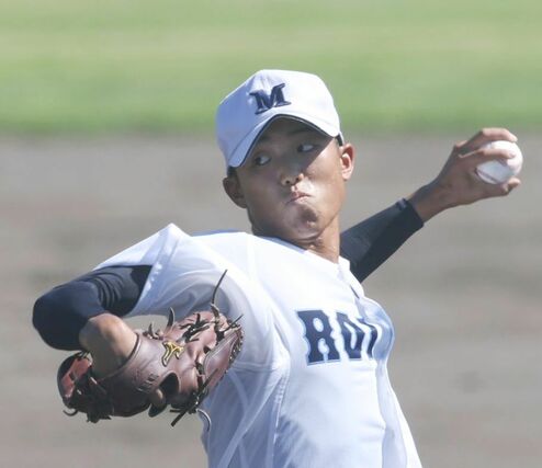 六日町－新発田中央　六日町の先発・佐藤球士＝９月１６日、新発田市五十公野公園野球場