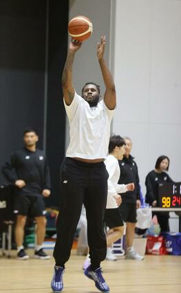 マック「自信持って打てている」＝アオーレ長岡