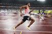 世界選手権東京大会の男子400メートル決勝で力走する中島佑気ジョセフ=9月18日、国立競技場