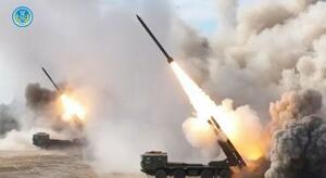 　中国軍の東部戦区が３０日、台湾周辺での軍事演習の一場面として「微信（ウィーチャット）」の公式アカウントに投稿した画像（共同）