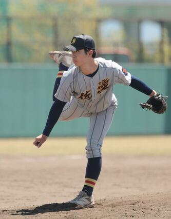 佐渡－新潟工　佐渡の先発後藤新涼＝みどりと森の運動公園野球場