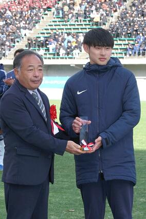 得点王に輝いた、来季Ｊ１新潟への加入が内定しているＦＷ笠井佳祐（桐蔭横浜大）＝栃木県グリーンスタジアム