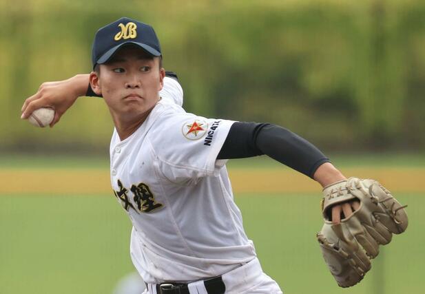 県央工－日本文理　２番手で登板した日本文理の倉石健亮＝三条市パールスタ