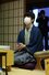 
対局前におしぼりで手を拭く藤井五冠
